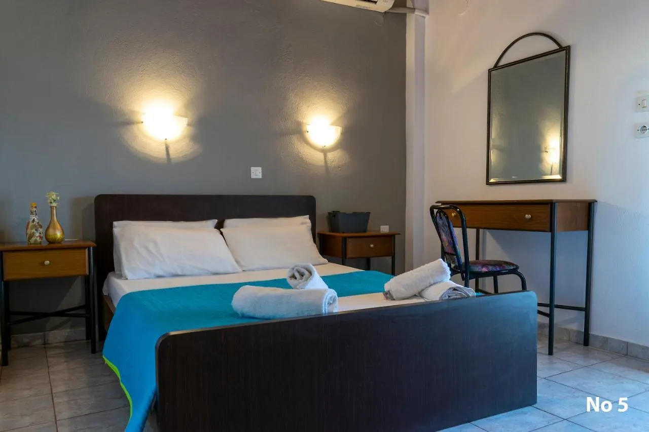 Sofias Studios East Home 0*, Неос-Мармарас